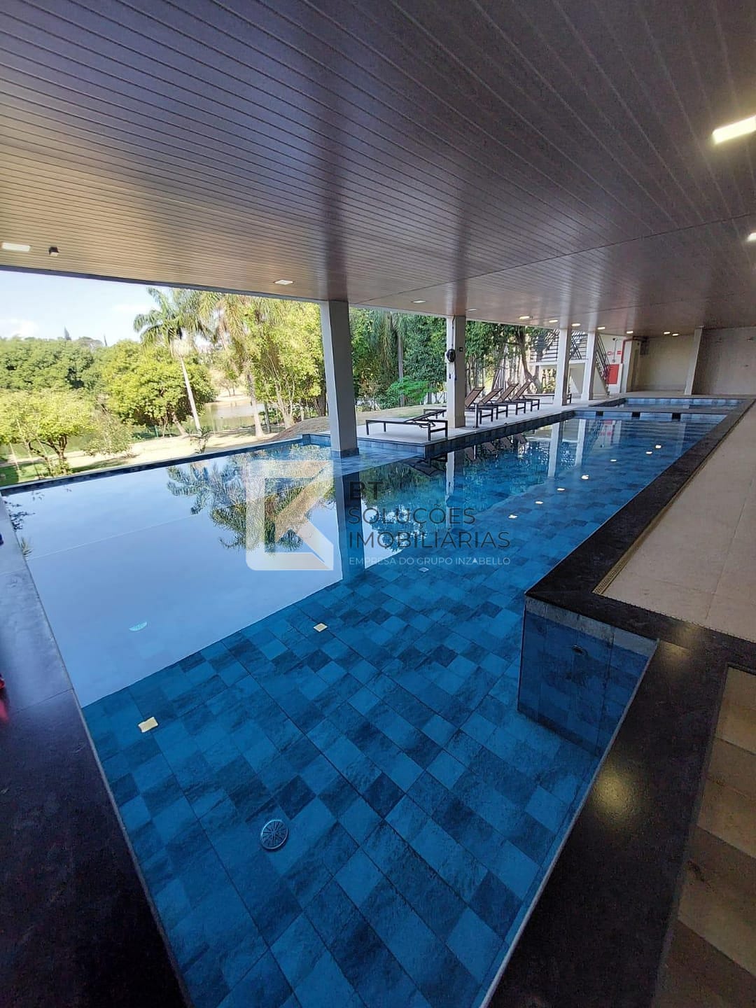Apartamento para alugar com 2 quartos, 75m² - Foto 1