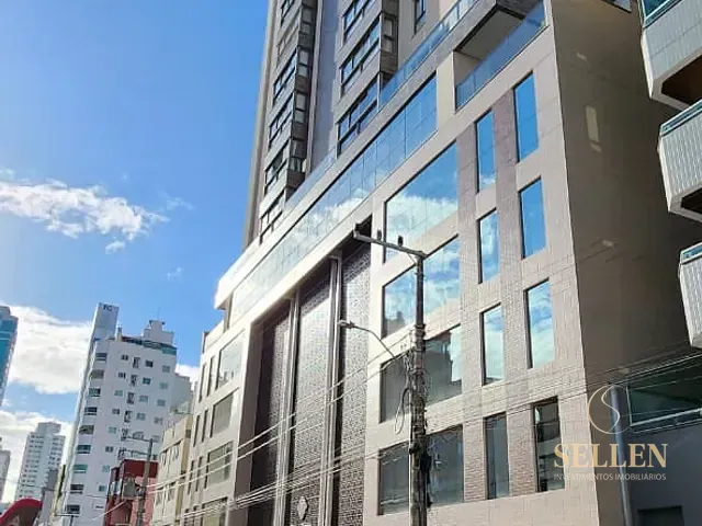Apartamento com 290m² 4 quartos e 1 banheiro, à venda, no bairro Centro em Balneário Camboriú