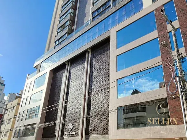 Apartamento com 290m² 4 quartos e 1 banheiro, à venda, no bairro Centro em Balneário Camboriú