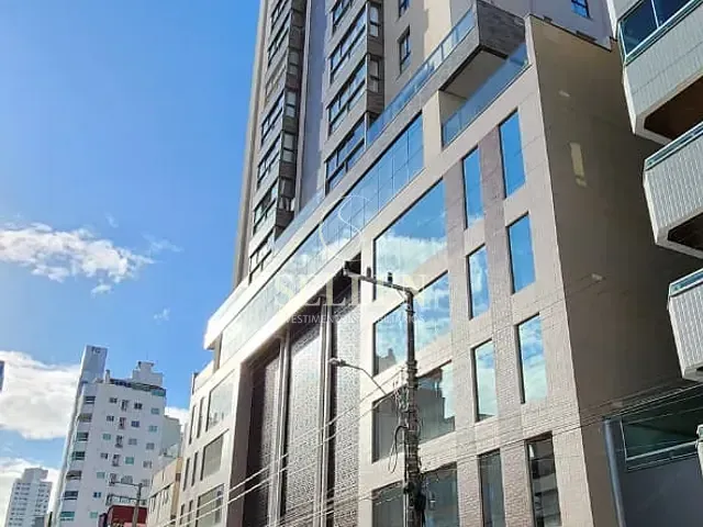 Apartamento com 290m² 4 quartos e 1 banheiro, à venda, no bairro Centro em Balneário Camboriú
