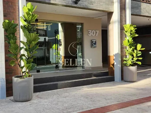 Apartamento com 290m² 4 quartos e 1 banheiro, à venda, no bairro Centro em Balneário Camboriú