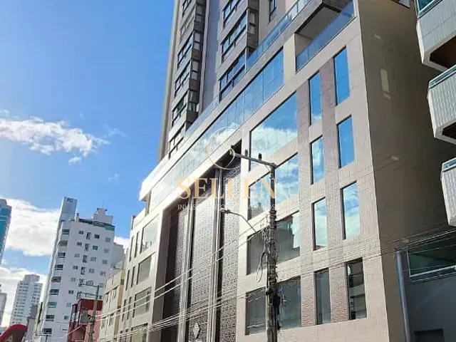 Apartamento com 290m² 4 quartos e 1 banheiro, à venda, no bairro Centro em Balneário Camboriú