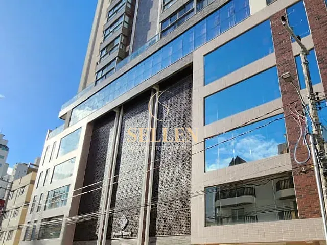 Apartamento com 290m² 4 quartos e 1 banheiro, à venda, no bairro Centro em Balneário Camboriú