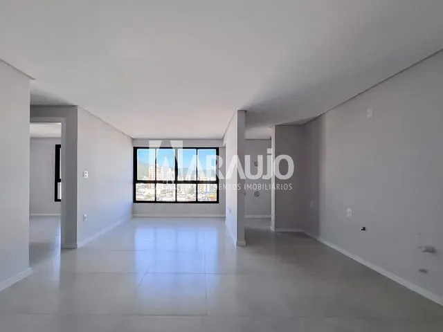 Apartamento com 96m² 3 quartos e 2 banheiros, à venda, no bairro Vila Operária em Itajaí