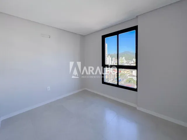 Apartamento com 96m² 3 quartos e 2 banheiros, à venda, no bairro Vila Operária em Itajaí