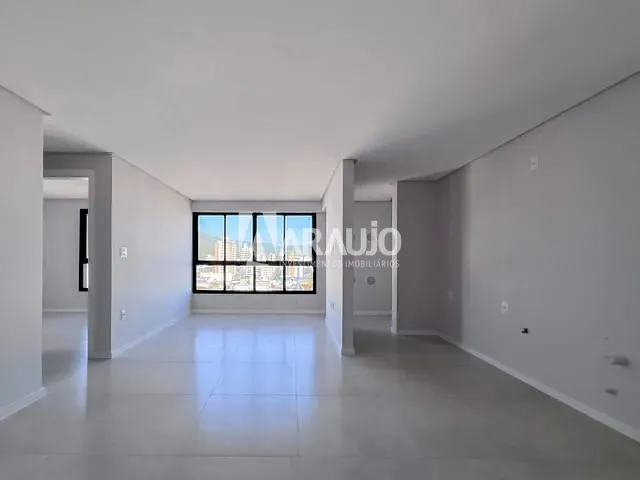 Apartamento com 96m² 3 quartos e 2 banheiros, à venda, no bairro Vila Operária em Itajaí
