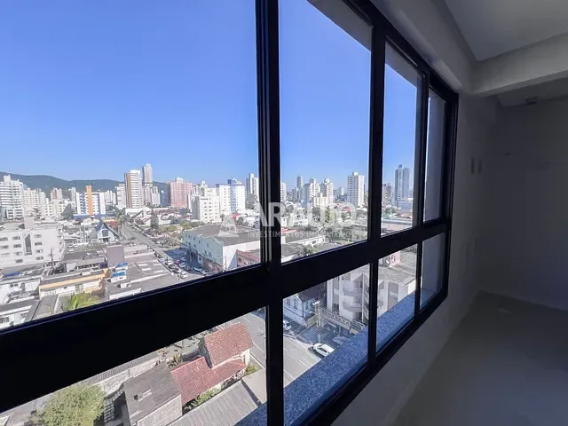 Apartamento com 96m² 3 quartos e 2 banheiros, à venda, no bairro Vila Operária em Itajaí