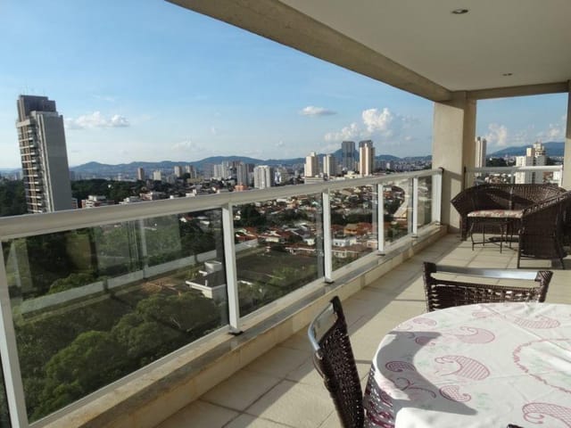 Apartamento com 240m² 4 quartos e 5 banheiros, à venda, no bairro Umuarama em Osasco