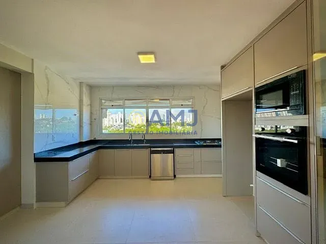 Apartamento com 266m² 3 quartos e 3 banheiros, à venda, no bairro Jardim Goiás em Goiânia