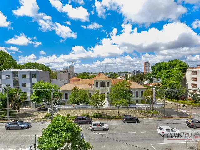 Apartamento 3 quartos e 2 banheiros, à venda, no bairro Agua Verde em Curitiba
