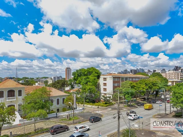 Apartamento 3 quartos e 2 banheiros, à venda, no bairro Agua Verde em Curitiba