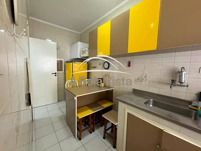 Apartamento 2 quartos e 1 banheiro, à venda, no bairro Pitangueiras em Guarujá