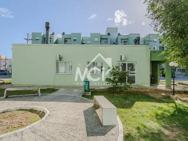 Apartamento com 62m² 3 quartos e 1 banheiro, à venda, no bairro Umuharama em Pelotas