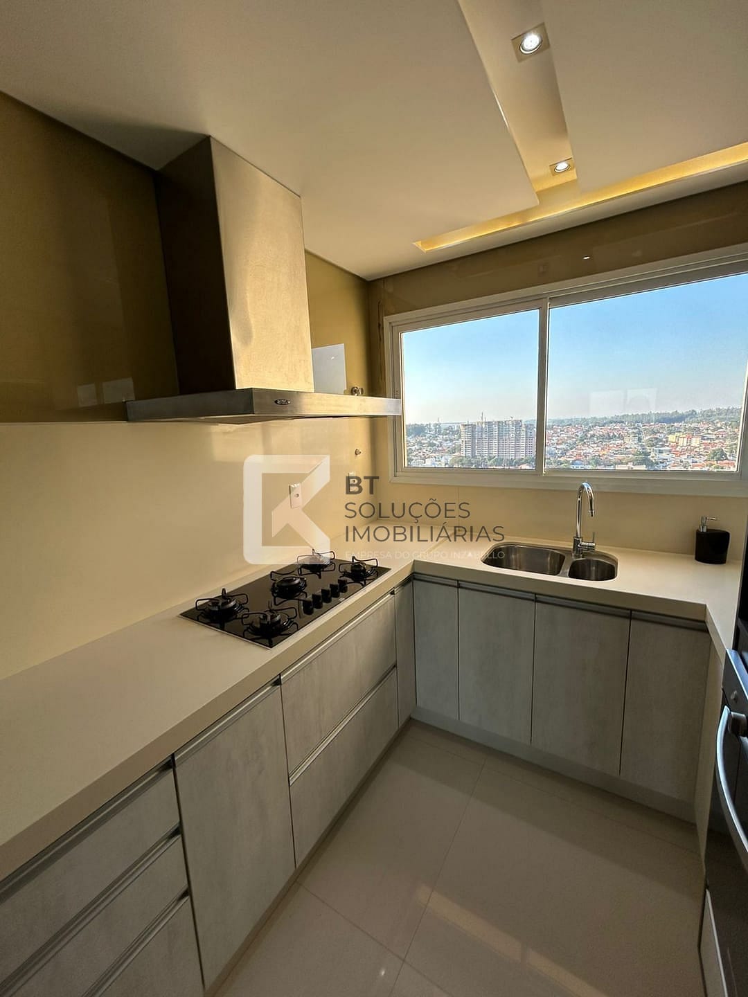 Apartamento para alugar com 2 quartos, 142m² - Foto 17