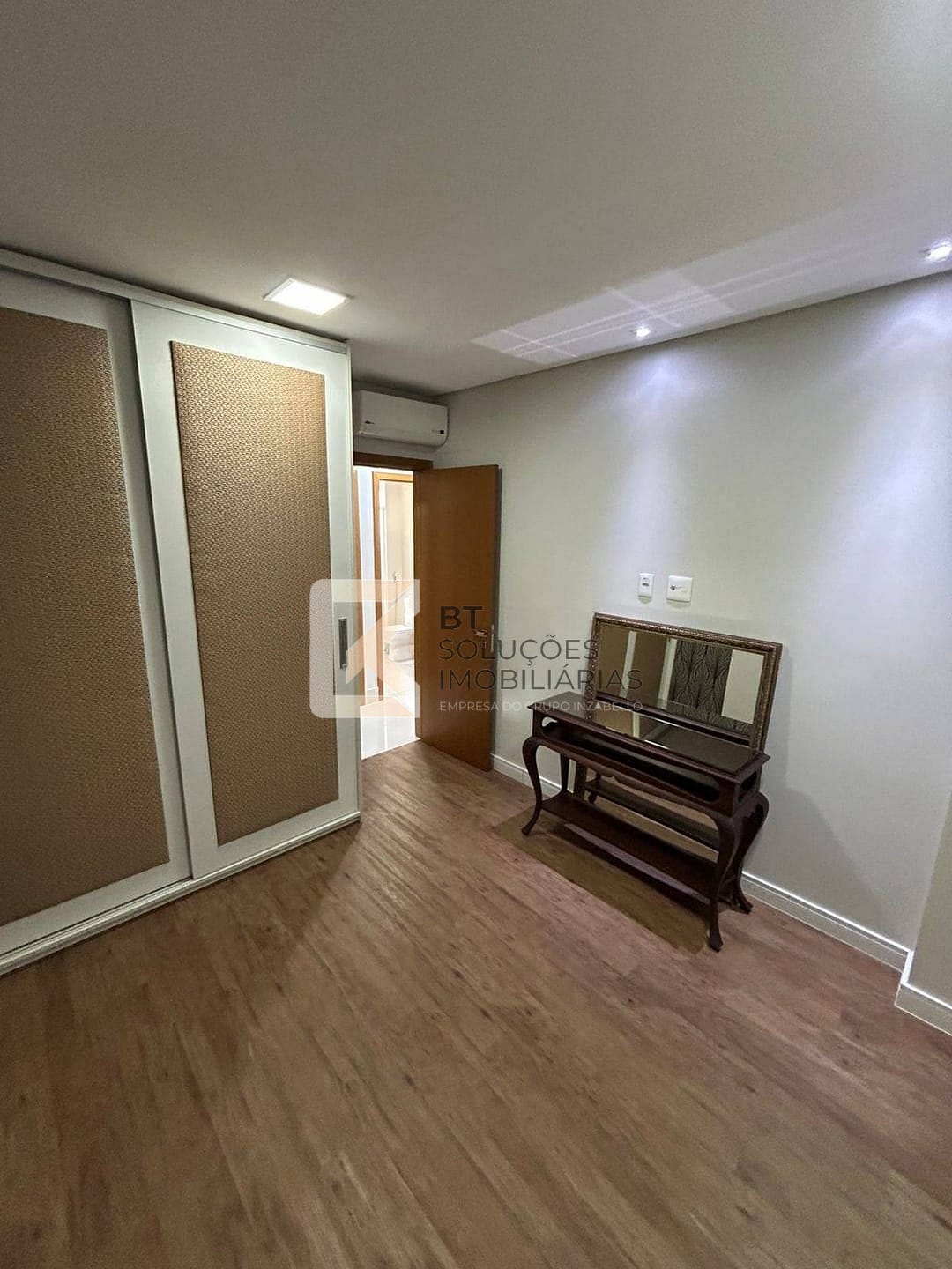 Apartamento para alugar com 2 quartos, 142m² - Foto 23