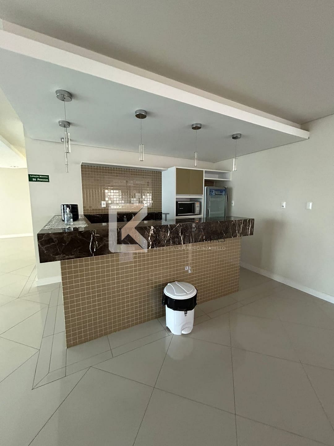 Apartamento para alugar com 2 quartos, 142m² - Foto 4