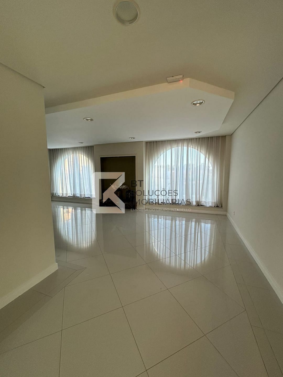 Apartamento para alugar com 2 quartos, 142m² - Foto 8
