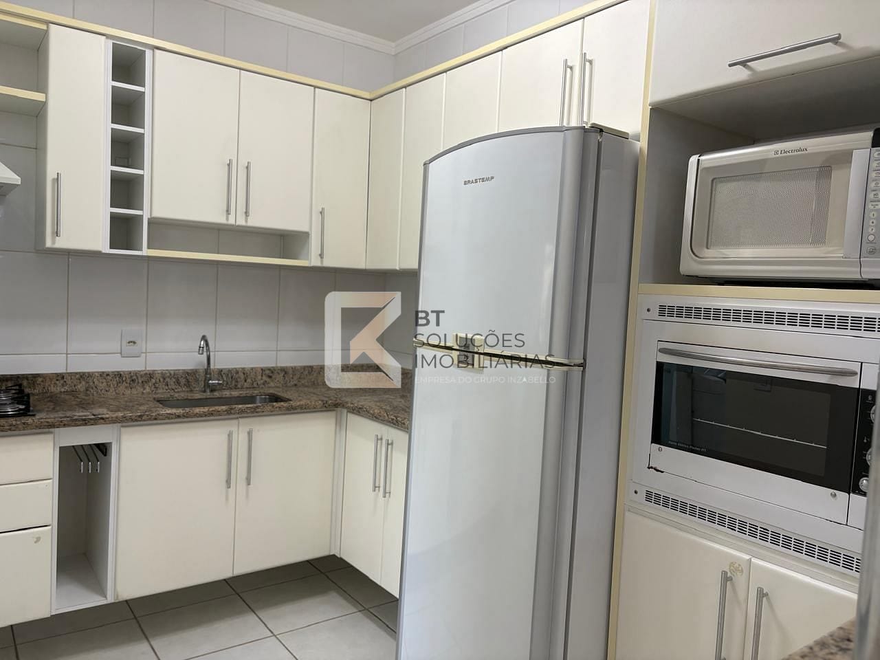 Apartamento para alugar com 2 quartos, 77m² - Foto 3