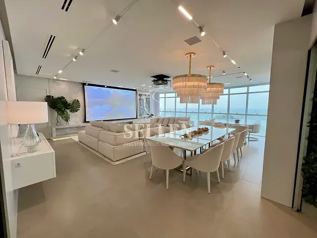 Apartamento 4 quartos e 6 banheiros, à venda, no bairro Centro em Balneário Camboriú