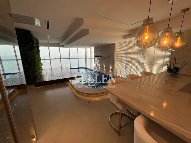 Apartamento 4 quartos e 6 banheiros, à venda, no bairro Centro em Balneário Camboriú