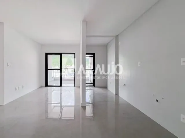 Apartamento 2 quartos e 2 banheiros, à venda, no bairro Fazenda em Itajaí
