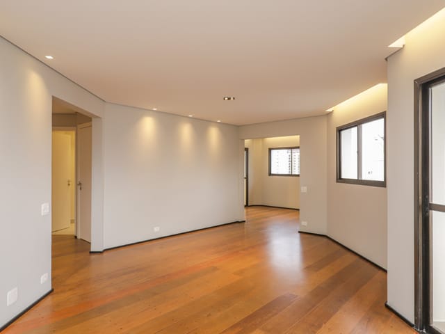 Apartamento com 200m² 4 quartos e 5 banheiros, à venda, no bairro Moema em São Paulo