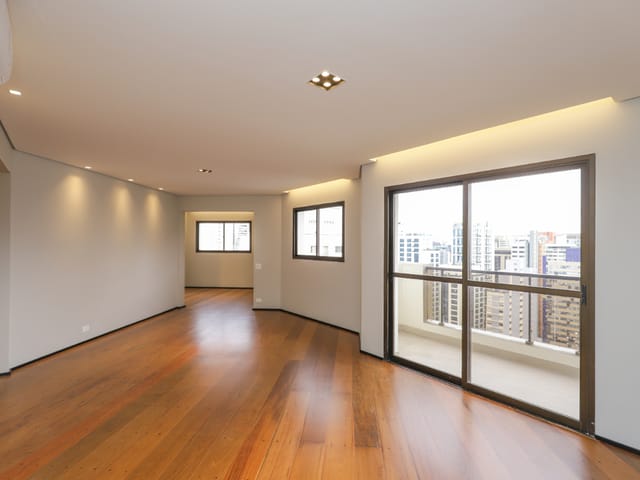 Apartamento com 200m² 4 quartos e 5 banheiros, à venda, no bairro Moema em São Paulo