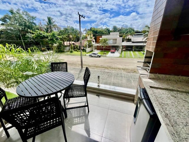 Apartamento 2 quartos e 2 banheiros, à venda ou para alugar, no bairro Riviera em Bertioga
