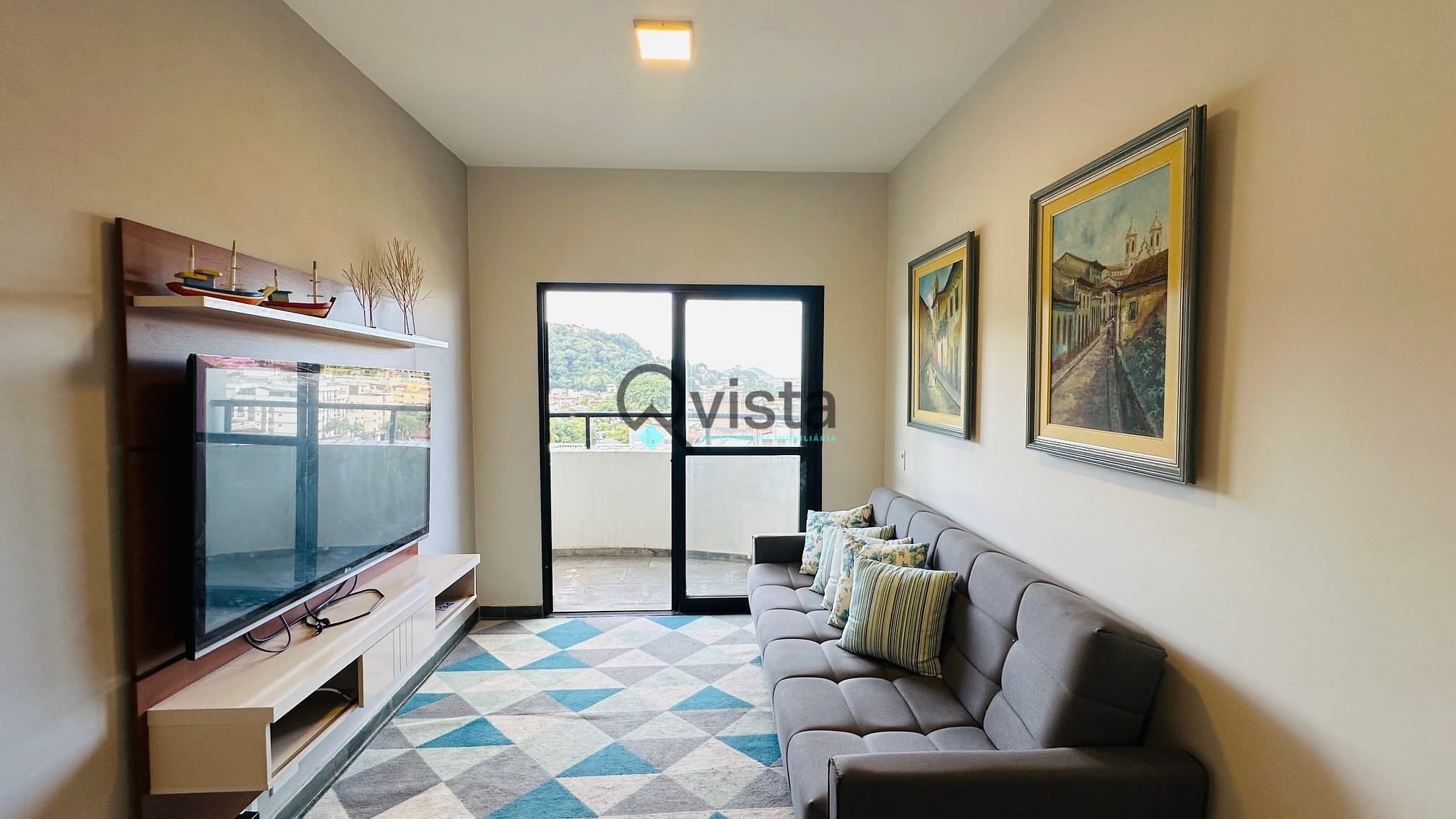 Apartamento à venda com 2 quartos, 85m² - Foto 1