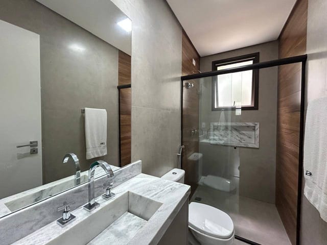 Apartamento 2 quartos e 2 banheiros, à venda ou para alugar, no bairro Riviera em Bertioga
