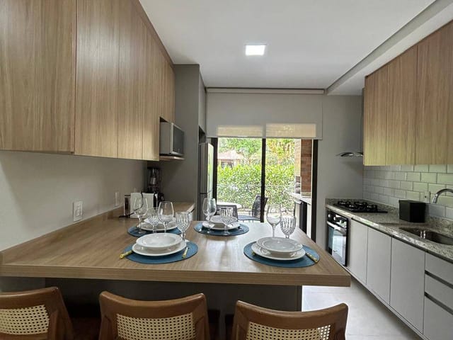 Apartamento 2 quartos e 2 banheiros, à venda ou para alugar, no bairro Riviera em Bertioga