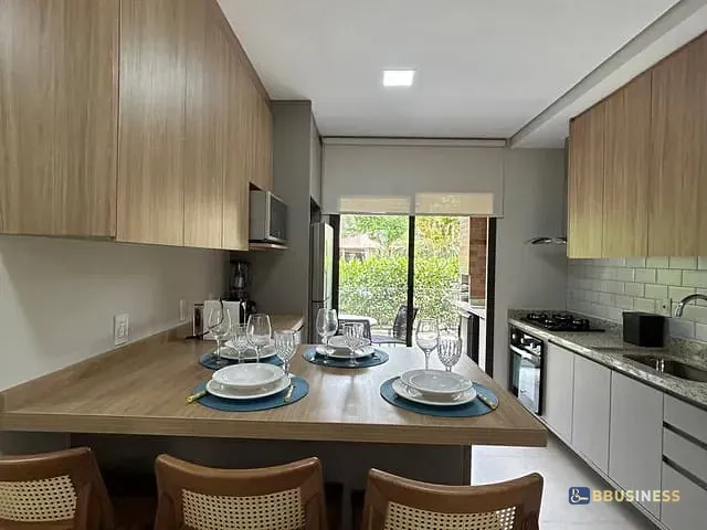 Apartamento 2 quartos e 2 banheiros, à venda ou para alugar, no bairro Riviera em Bertioga
