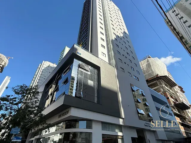 Apartamento 4 quartos e 1 banheiro, à venda, no bairro Centro em Balneário Camboriú