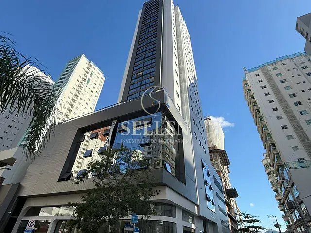 Apartamento 4 quartos e 1 banheiro, à venda, no bairro Centro em Balneário Camboriú