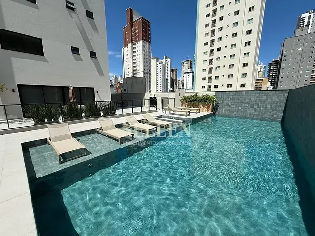 Apartamento 4 quartos e 1 banheiro, à venda, no bairro Centro em Balneário Camboriú