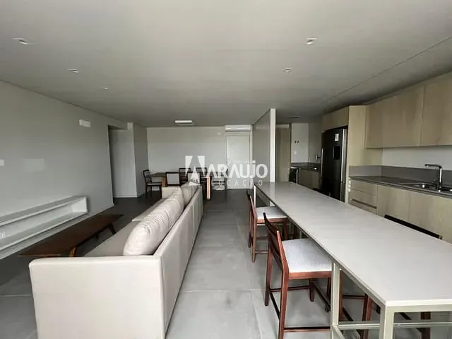 Apartamento 3 quartos e 1 banheiro, para alugar, no bairro Centro em Itajaí