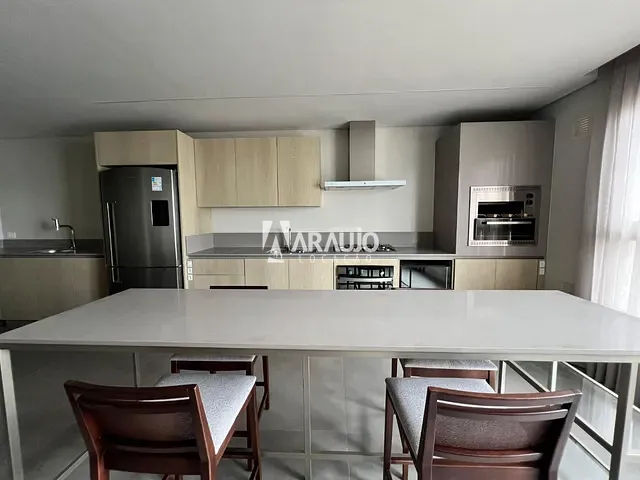Apartamento 3 quartos e 1 banheiro, para alugar, no bairro Centro em Itajaí