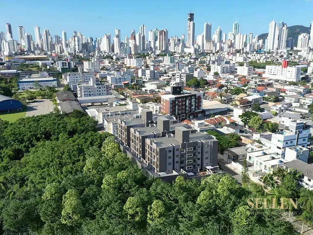 Apartamento com 136m² 2 quartos e 2 banheiros, à venda, no bairro Vila Real em Balneário Camboriú