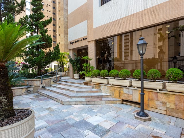Apartamento com 600m² 3 quartos e 3 banheiros, à venda, no bairro Vila Nova Conceição em São Paulo