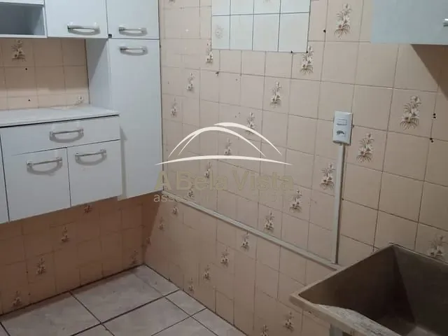 Apartamento 2 quartos e 1 banheiro, para alugar, no bairro Conjunto Habitacional Presidente Castelo Branco em Carapicuíba