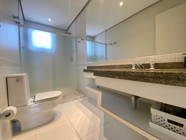 Apartamento 4 quartos e 3 banheiros, à venda ou para alugar, no bairro Riviera em Bertioga