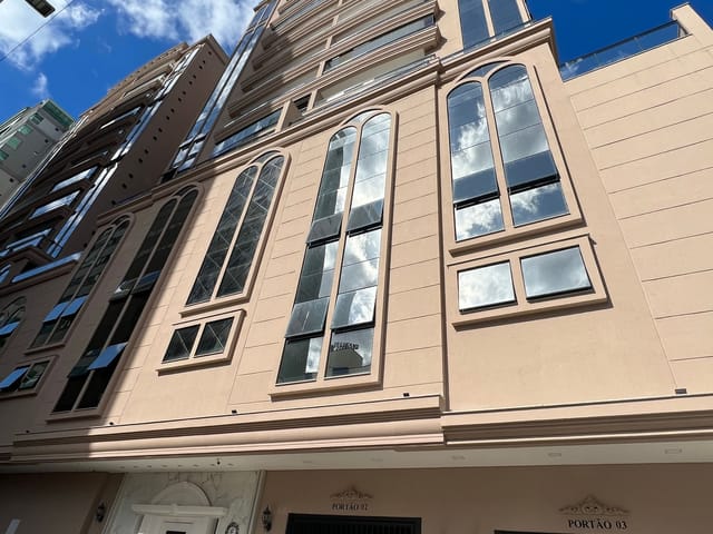 Foto do Apartamento - Apartamento com 4 dormitórios à venda sendo 4 suítes, 163 m² por - R$ 2.420.000,00 - Meia Praia - Itapema/SC | CRB Vaz consultoria imobiliária LTDA