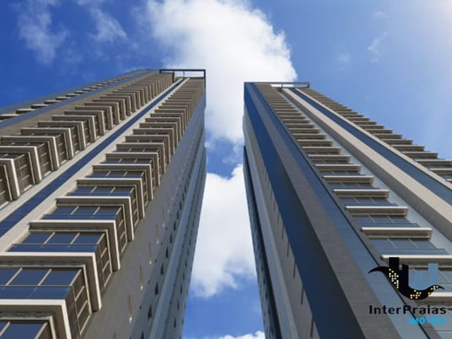 Apartamento à venda, no bairro Meia Praia em Itapema