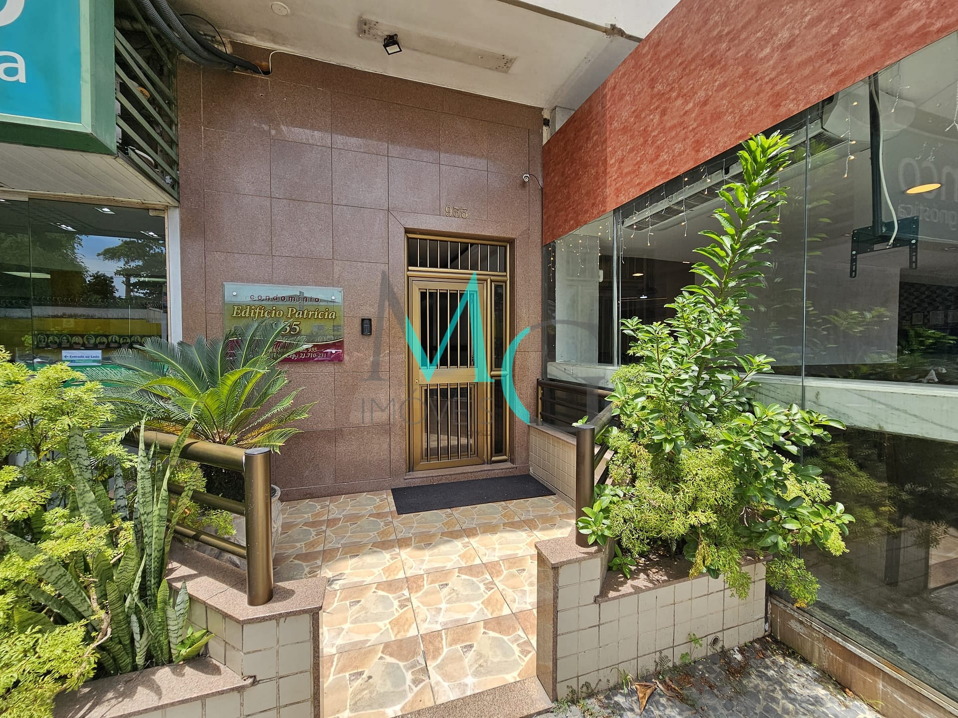 Apartamento à venda com 2 quartos, 69m² - Foto 2