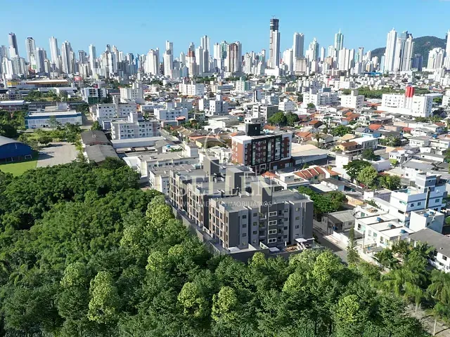 Apartamento com 93m² 2 quartos e 2 banheiros, à venda, no bairro Vila Real em Balneário Camboriú