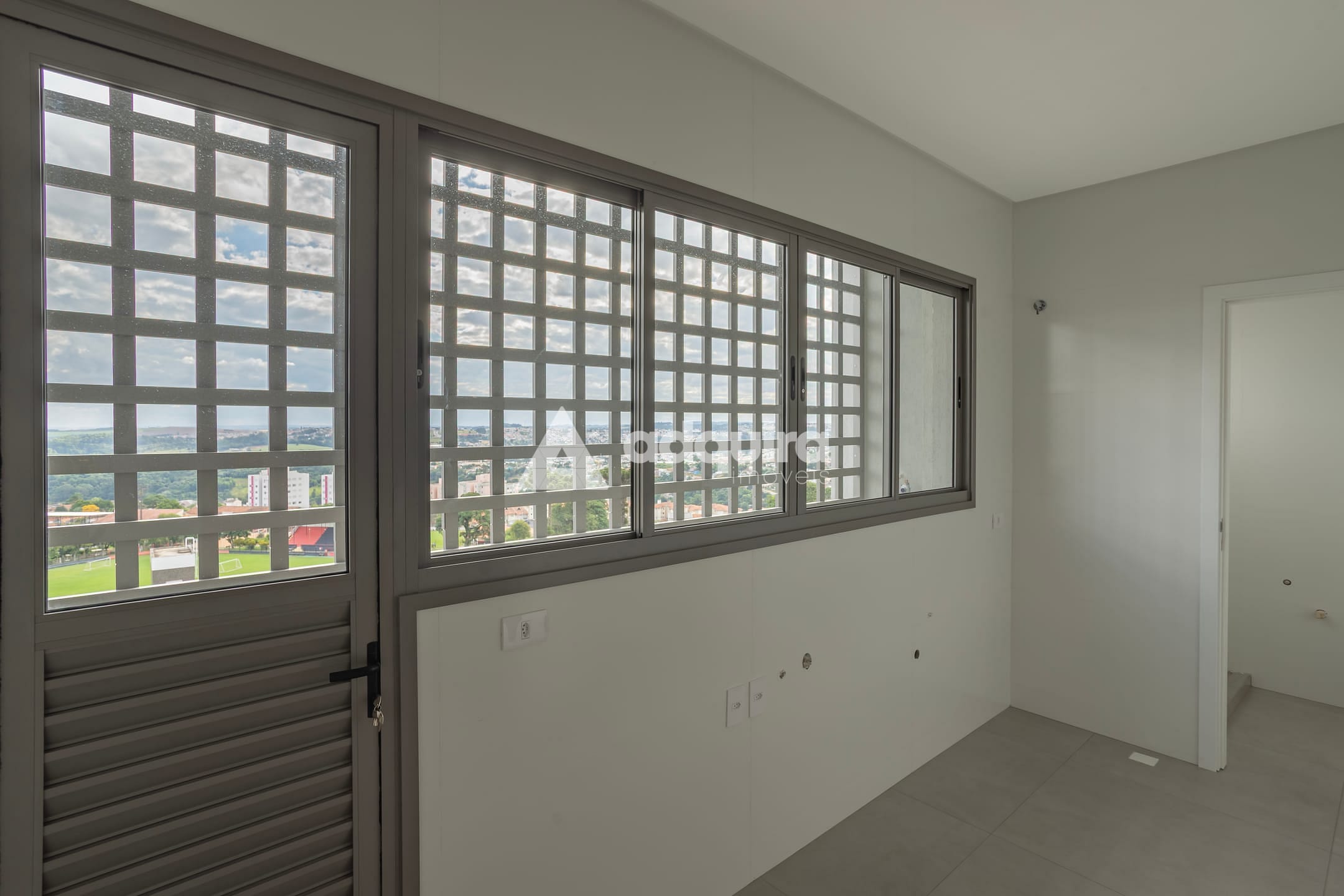 Apartamento à venda com 3 quartos, 192m² - Foto 11