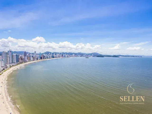 Apartamento com 464m² 4 quartos e 5 banheiros, à venda, no bairro Centro em Balneário Camboriú