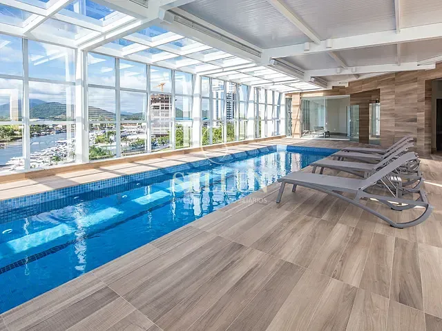 Apartamento com 464m² 4 quartos e 5 banheiros, à venda, no bairro Centro em Balneário Camboriú