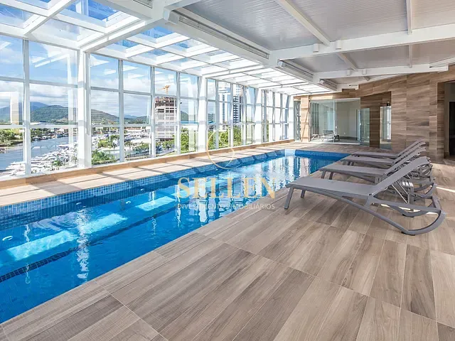 Apartamento com 464m² 4 quartos e 5 banheiros, à venda, no bairro Centro em Balneário Camboriú