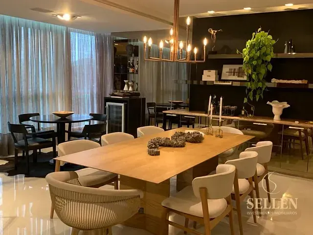 Apartamento com 286m² 3 quartos e 3 banheiros, à venda, no bairro Centro em Balneário Camboriú